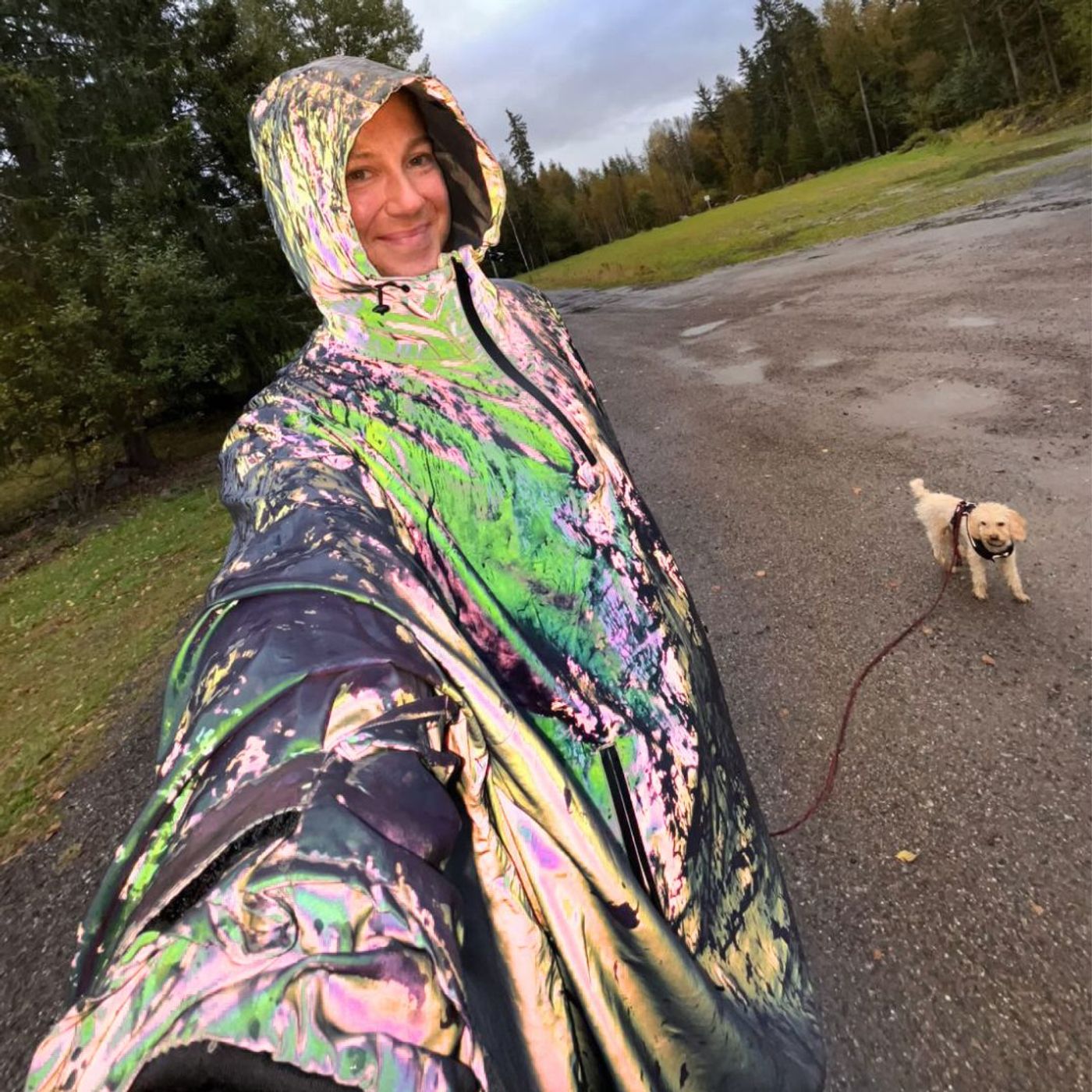 Morild Magi Poncho med refleks, sort