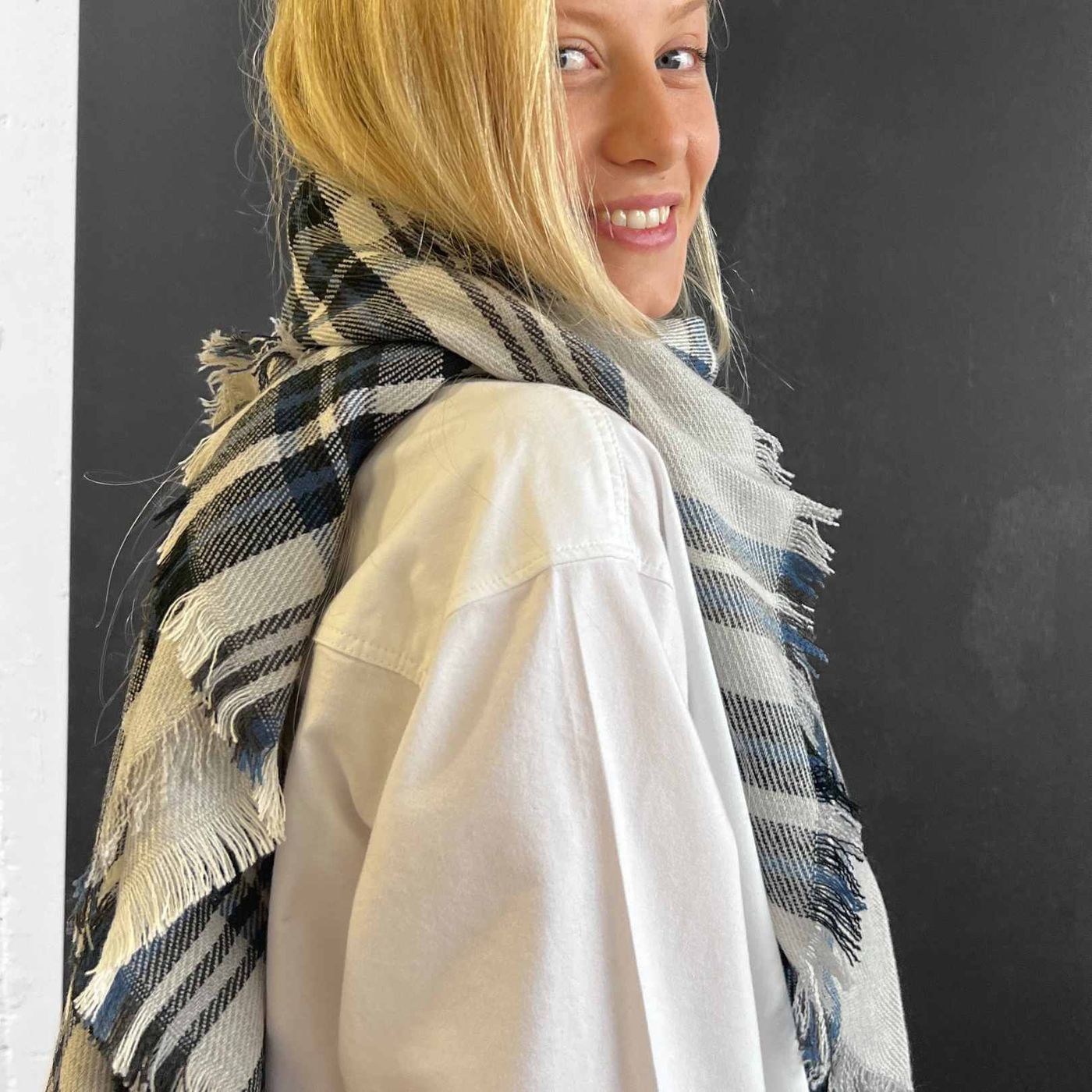 Morild Myk Rute skjerf med refleks, blå/grå